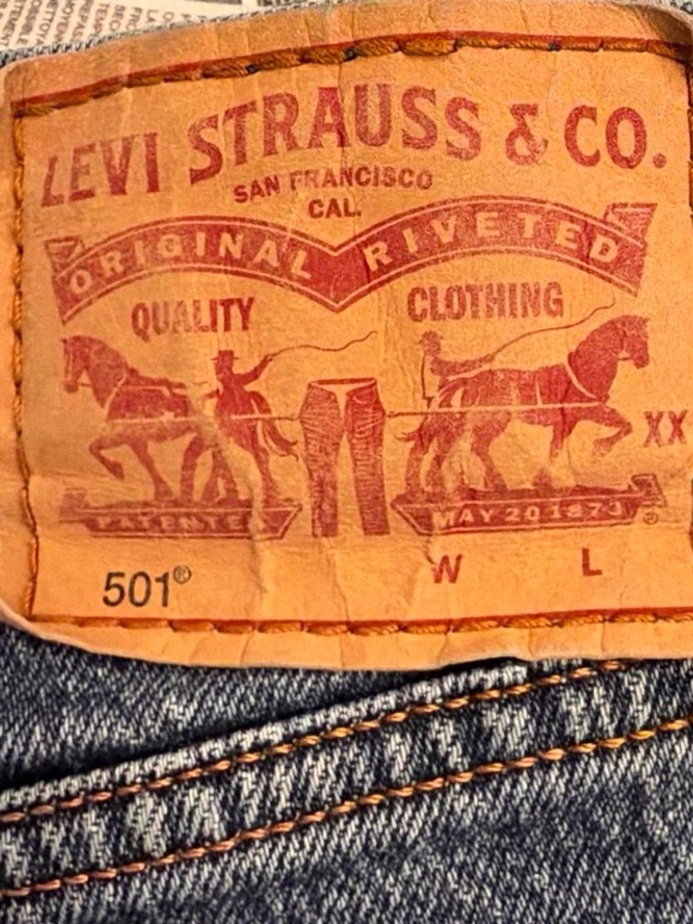 Levi's Women's Straight Leg Jeans in Classic Blue